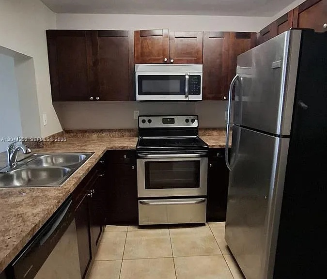 496 NW 165th Street Rd #D612 — Photo 3