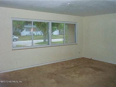 5th image of 3220 Honeywood Dr