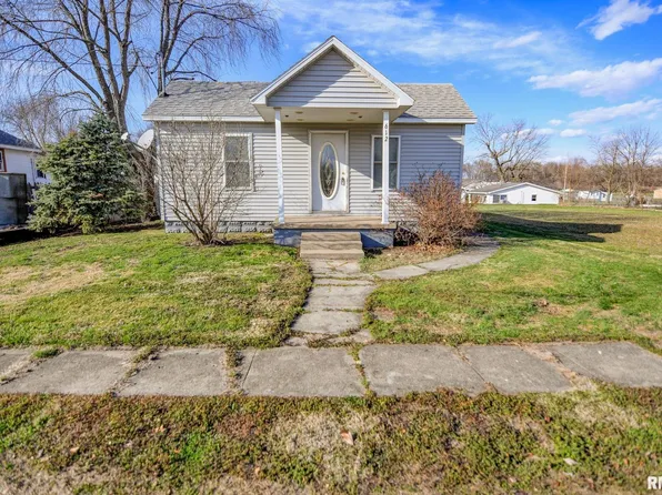 612 Linkins Ave, Tovey, IL 62570