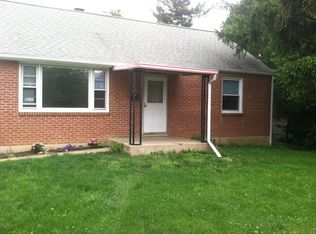 517 W Broad St, New Holland, PA 17557