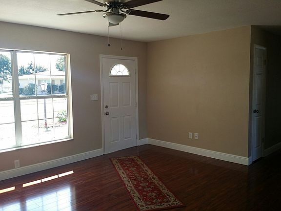 2nd image of 2806 22nd Ave W