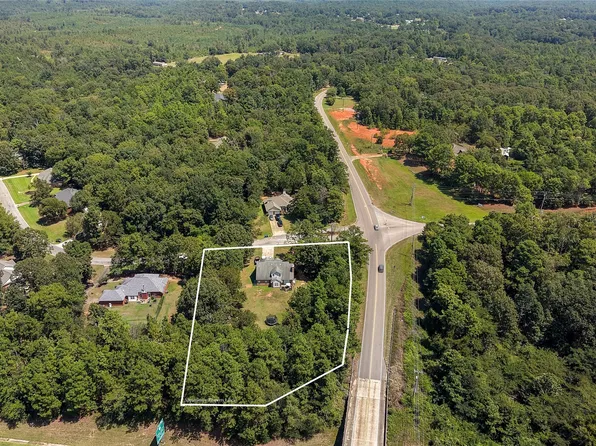 1601 Timber Trl, Deatsville, AL 36022