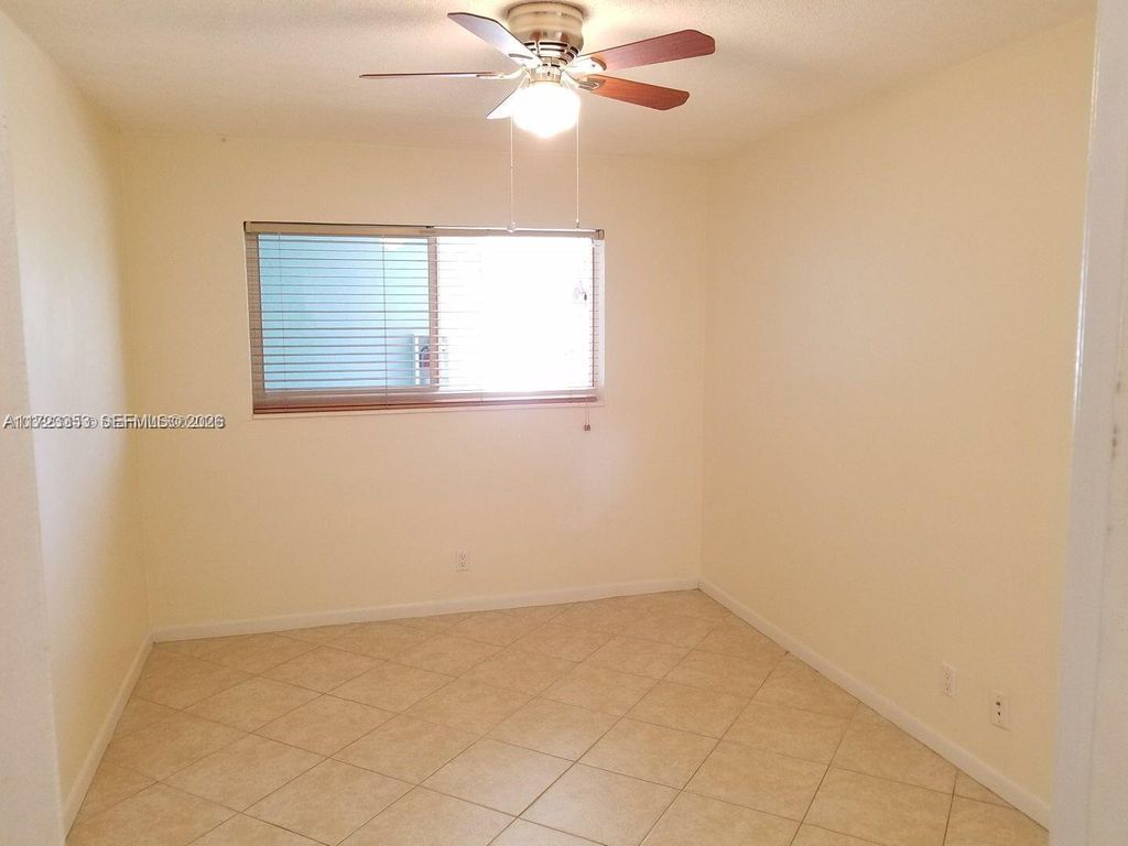 1231 NE 23rd Ave, photo 8