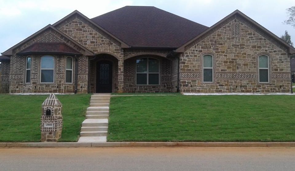 1st image of 2900 Fairway Oaks Ln