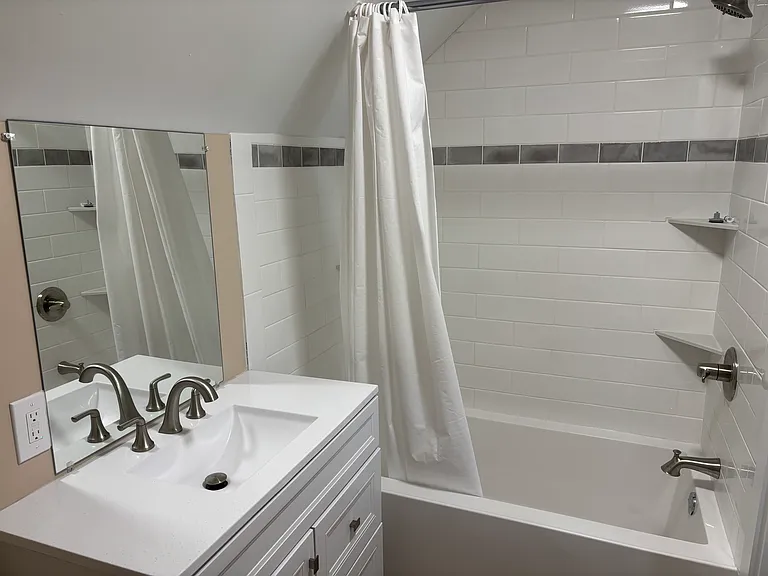 14 Sheridan St — Photo 3