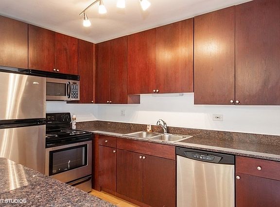 5th image of 514 E Spruce Dr APT 3B