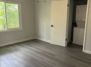 1313 Oakland Rd NE APT 4, Cedar Rapids, IA 52402