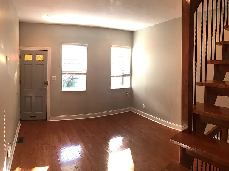 719 Sears St — Photo 1