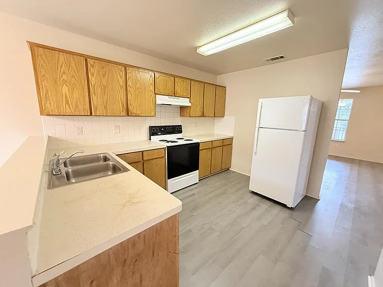 3407 Toledo Dr #C — Photo 7