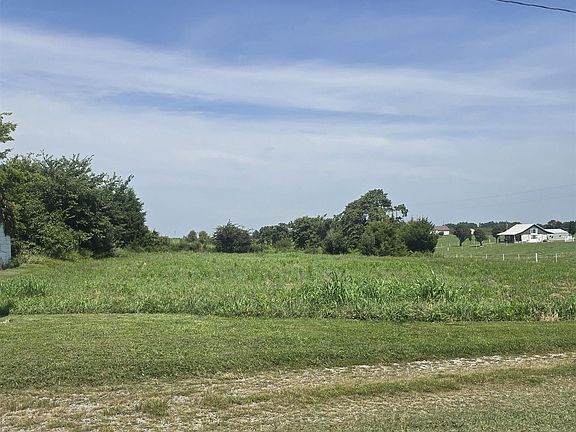 4th image of 1075 Wolf Creek Rd