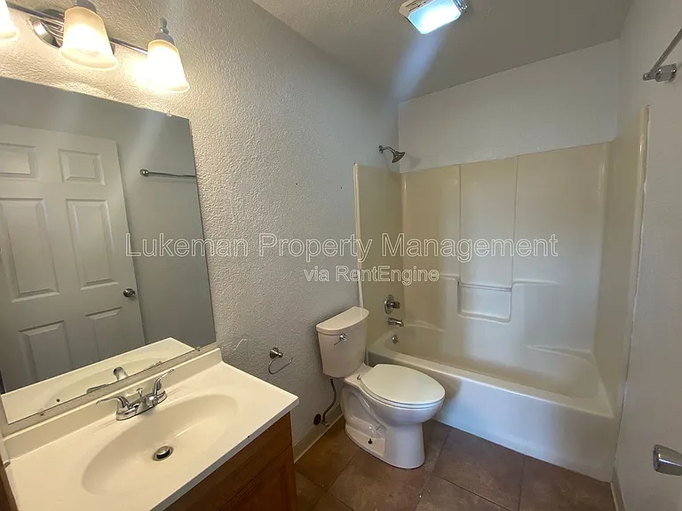 1201 Lafayette Ave — Photo 8