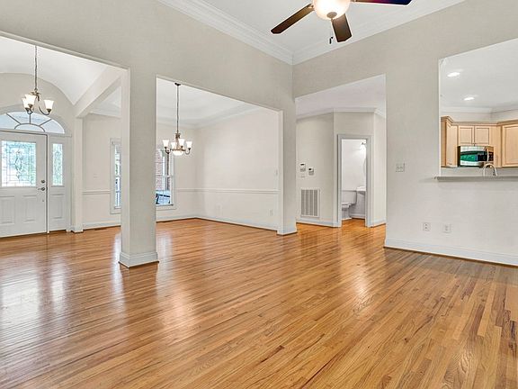 4th image of 119 Tryon Ct