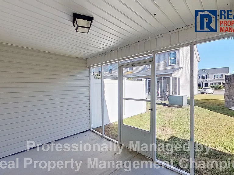 1002 Banister Loop — Photo 10