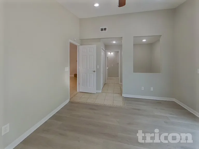 1933 Gregory Dr — Photo 7