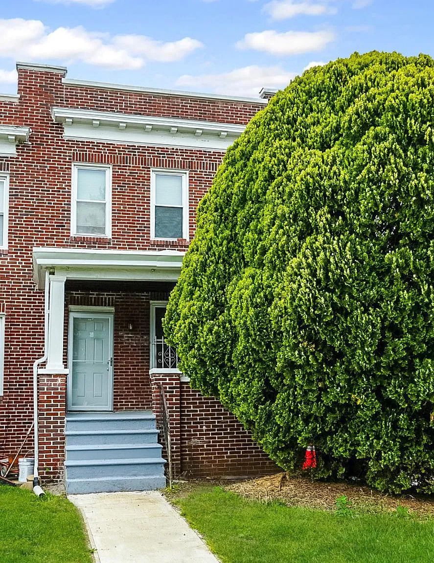 4 bed, 1.5 bath, 4446 sqft, $2,075 — Photo 3