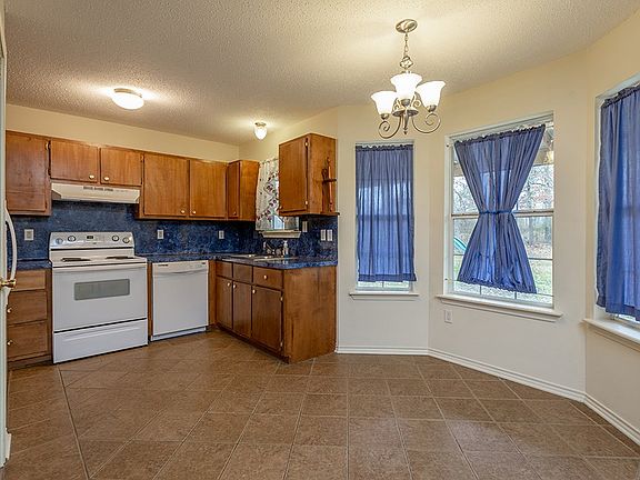 5th image of 3054 Benton Dr