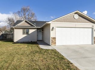 134 S Taffy Dr, Nampa, ID 83687