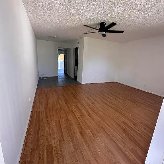226 W Canterbury Dr #J — Photo 6