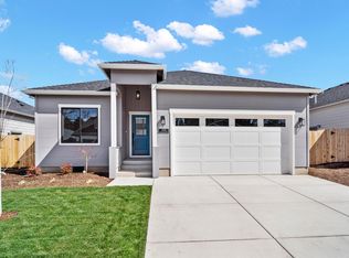 238 Christopher Way, Talent, OR 97540