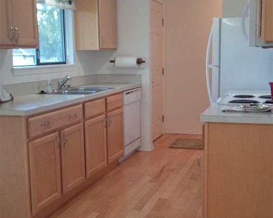 3rd image of 833 N Canterbury Ct #C