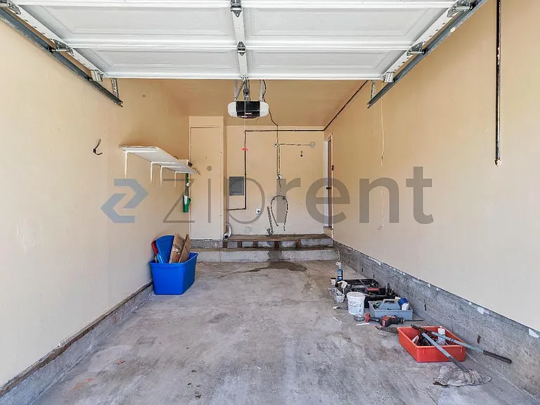 2121 Esmond Ave — Photo 20