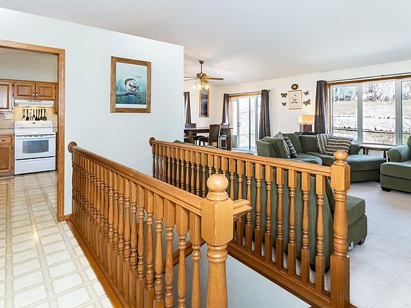 3rd image of 818 Martingale Dr