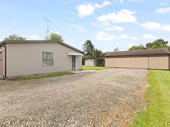 5th image of 3845 Spielman Rd