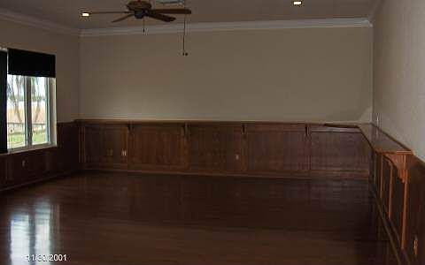 3rd image of 555 Holmes Ave