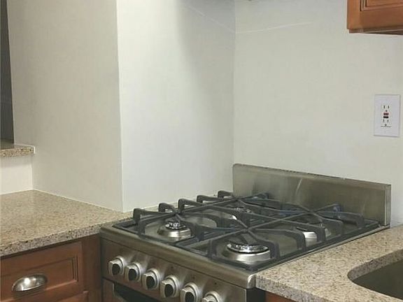 4th image of 240 E 46th St APT 5H