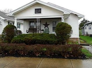 923 Shelby St, Shelbyville, IN 46176