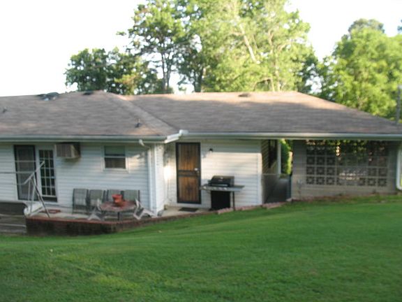 2nd image of 316 Lawrence Dr