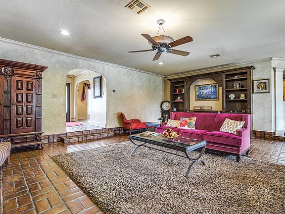5th image of 2901 Club Meadow Dr
