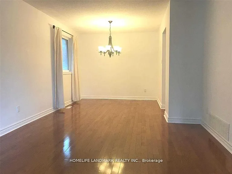 1431 Livingston Rd — Photo 4