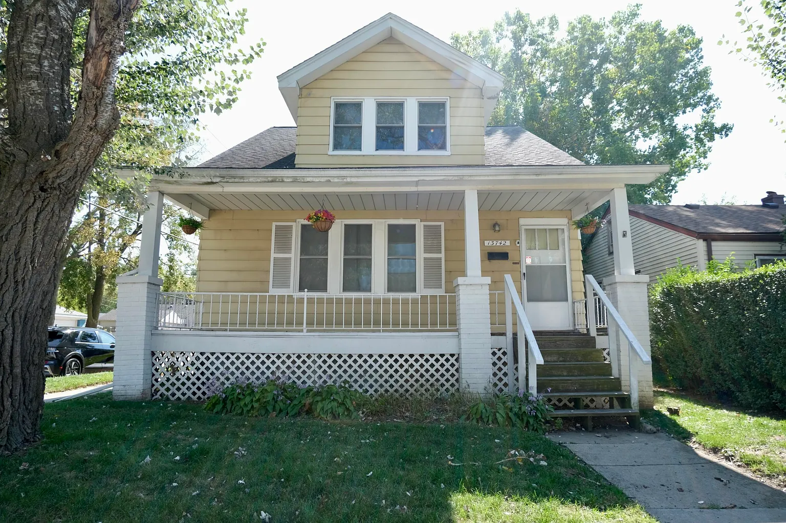 13742 Hobart Ave photo 1