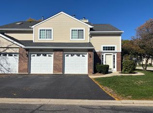 201 Brittany Dr #A, Streamwood, IL 60107