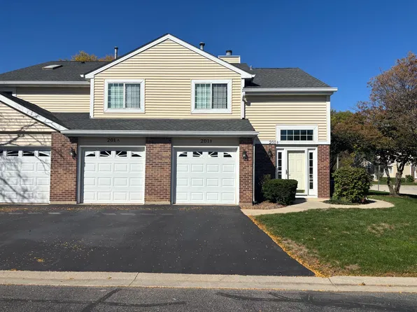 201 Brittany Dr #A, Streamwood, IL 60107