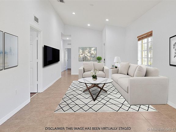 5th image of 3374 NE 11th Dr #0