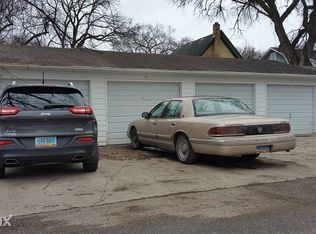915 9th St S, Fargo, ND 58103