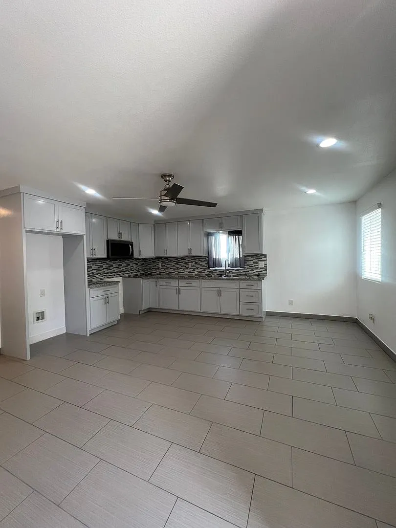 8677 Dearborn Ave — Photo 3