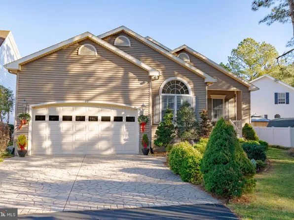 22 Boatswain Dr, Berlin, MD 21811