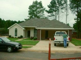 446 River Oaks Dr, Wetumpka, AL 36092