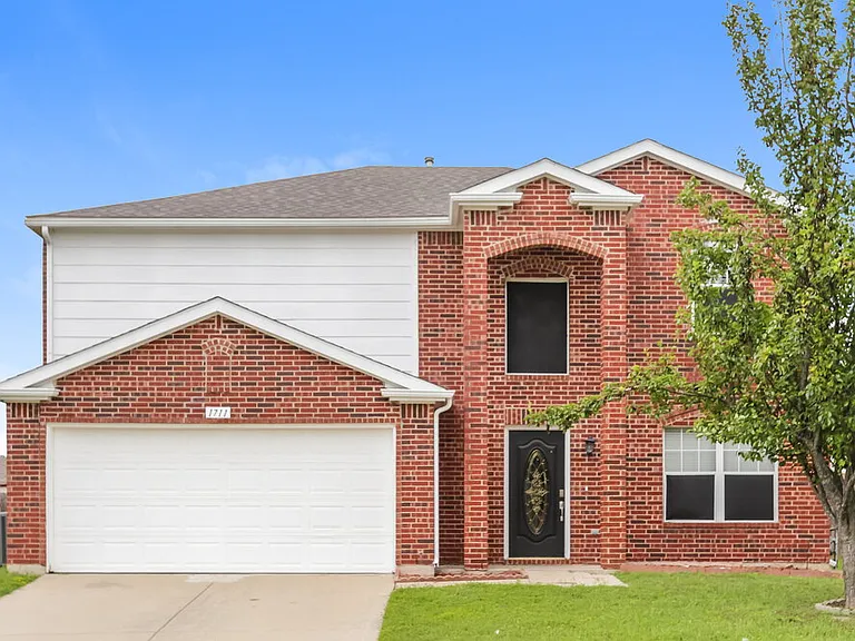 1711 Berkeley Dr — Photo 1