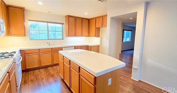 4th image of 320 N Placer Privado