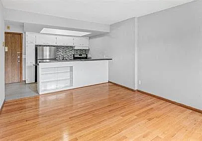 3428 Harriet Apartments — Photo 3