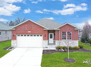 101 Donmor Dr, Bloomingdale, IL 60108