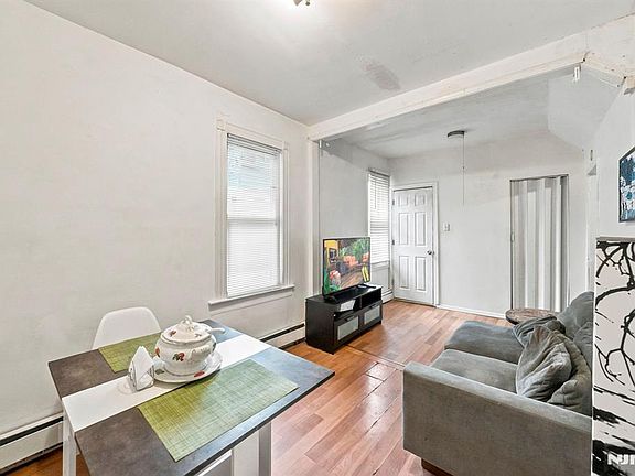 2nd image of 34 Chestnut Street