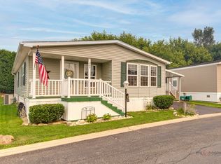 269 Forestview Dr, Crystal Lake, IL 60014