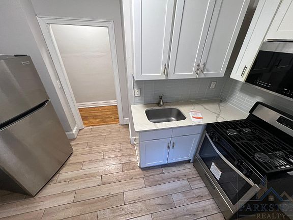 2nd image of 498-500 Baldwin Ave #21