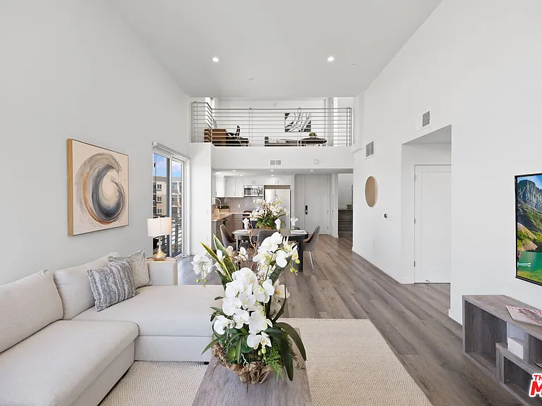 1055 S Serrano Ave #505 — Photo 14