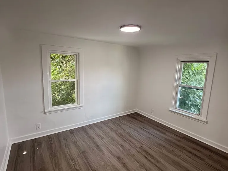 328 Murray Ave — Photo 5